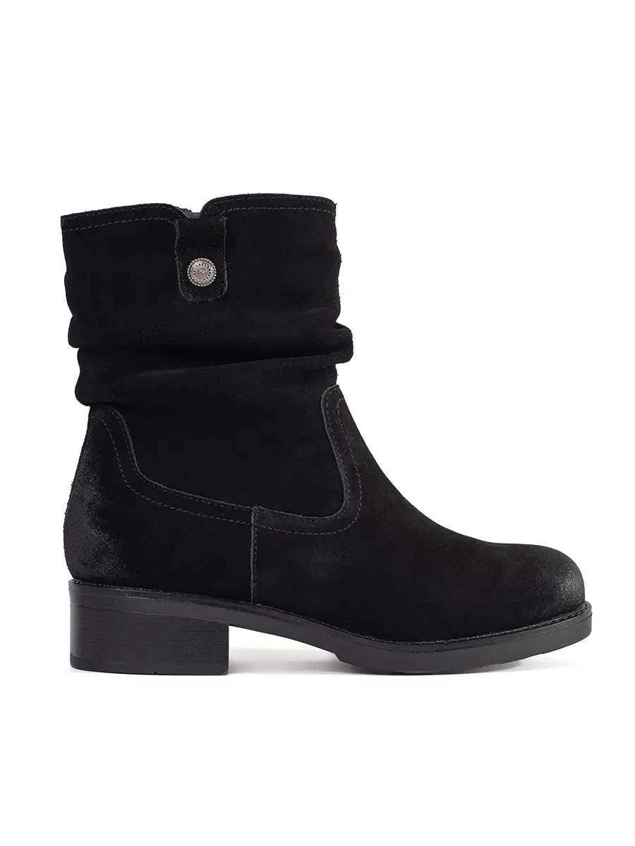 Black leather ankle boots with a crinkled upper Sergio Leone
