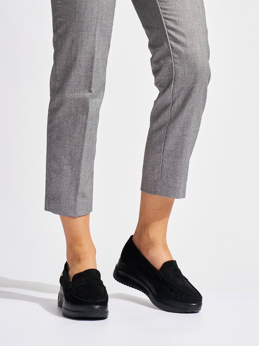 GOODIN Suede black loafers on a thick platform