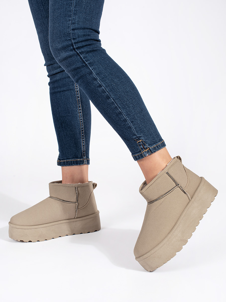 SEASTAR Beige womens insulated snow boots on a platform