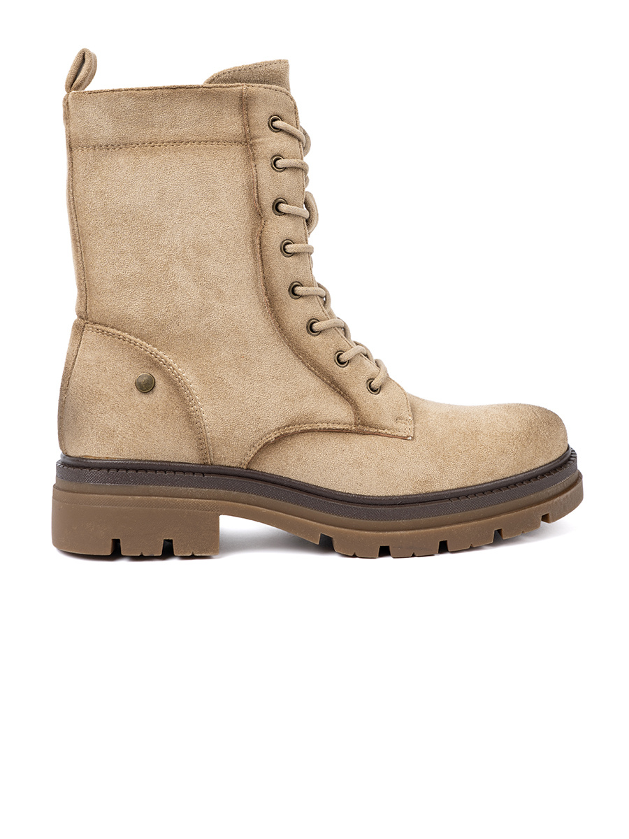 Shelvt Suede beige workers with solid tread