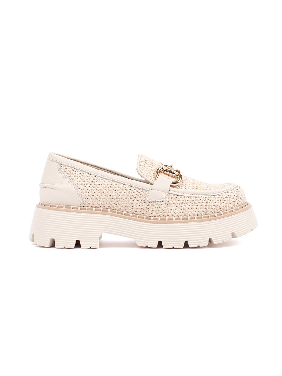 GOODIN Beige platform loafers with gold chain