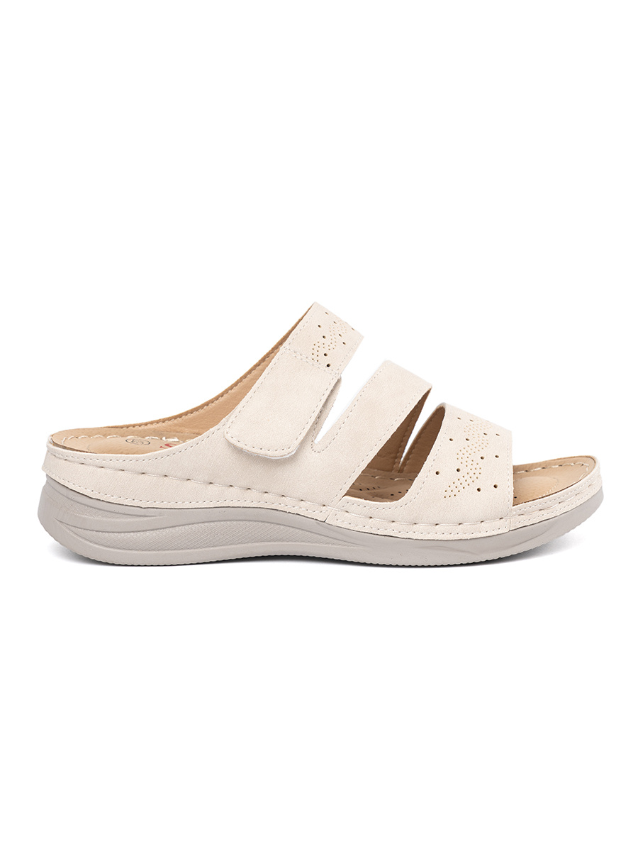 SEASTAR Light beige flip-flops on a low wedge