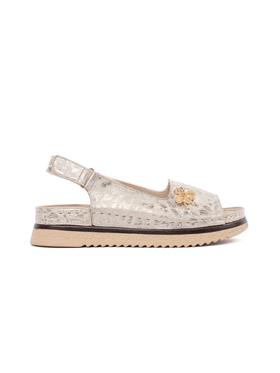 GOODIN Light beige platform sandals with pin