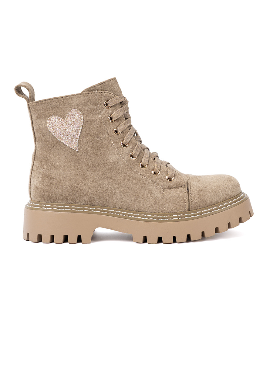 Shelvt Beige workers with a heart and a thick sole