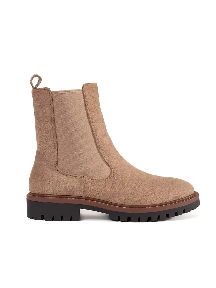 Shelvt Suede beige Chelsea boots