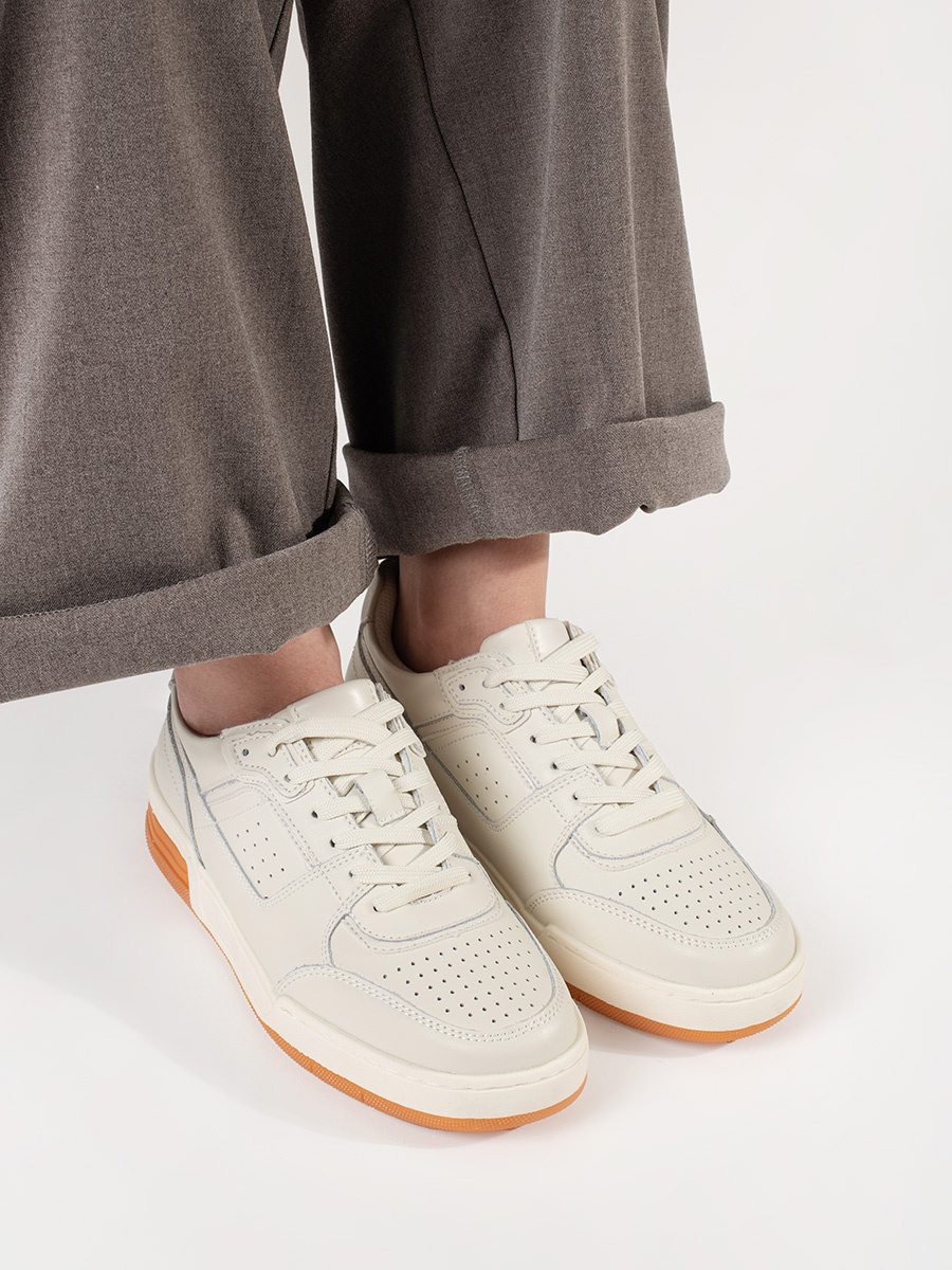 Shelvt Light beige platform sneakers