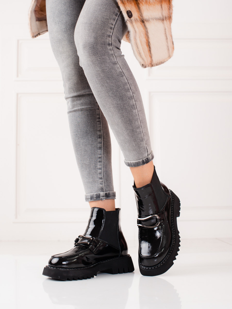 Women's leather ankle boots on the Shelvt platform