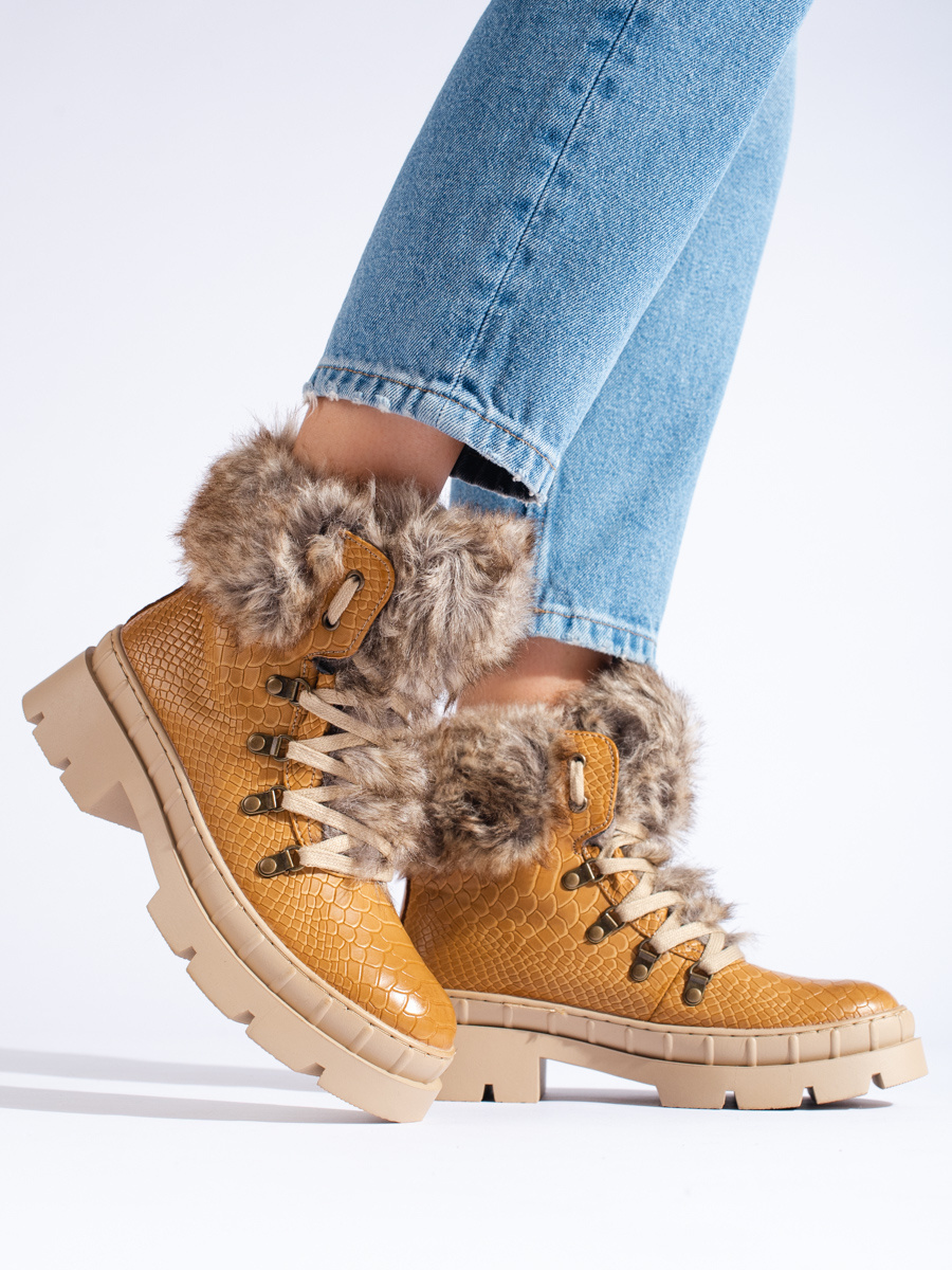 Women's trappers with fur Shelvt