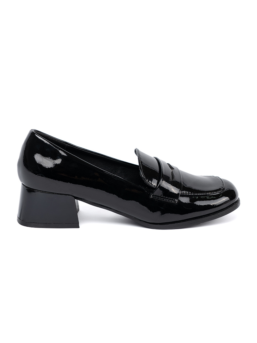 Shelvt Black loafers with heels