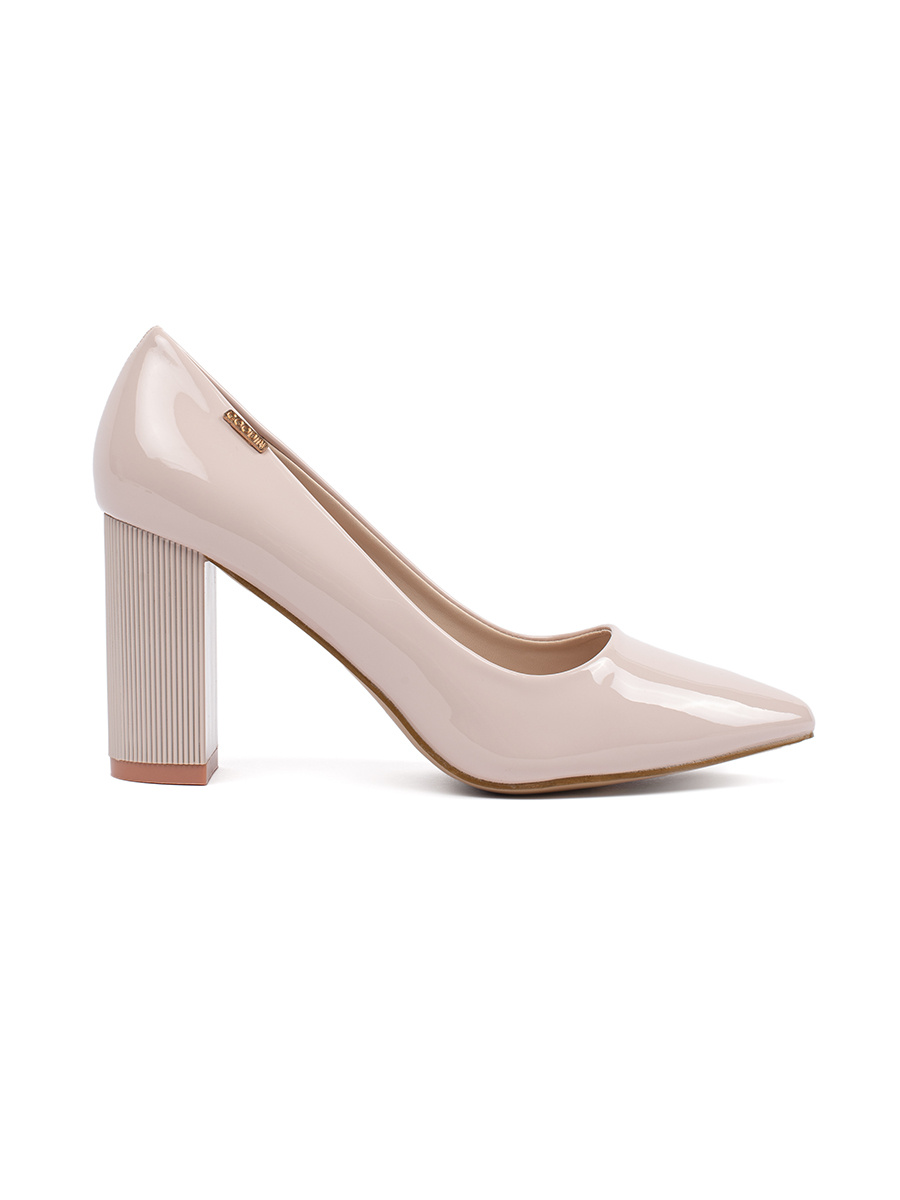 GOODIN Beige patent pumps on a heel