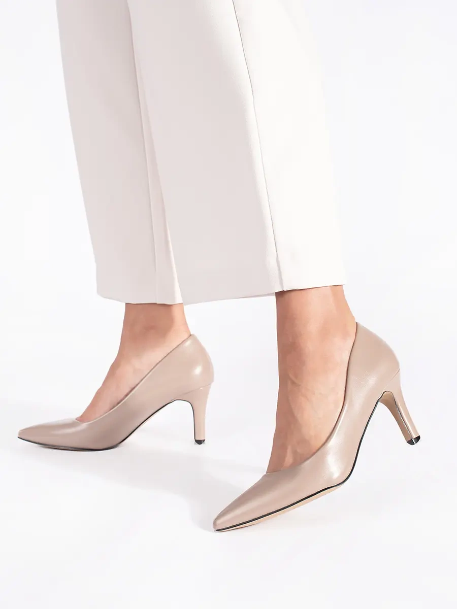 Shelvt Classic elegant beige stiletto pumps