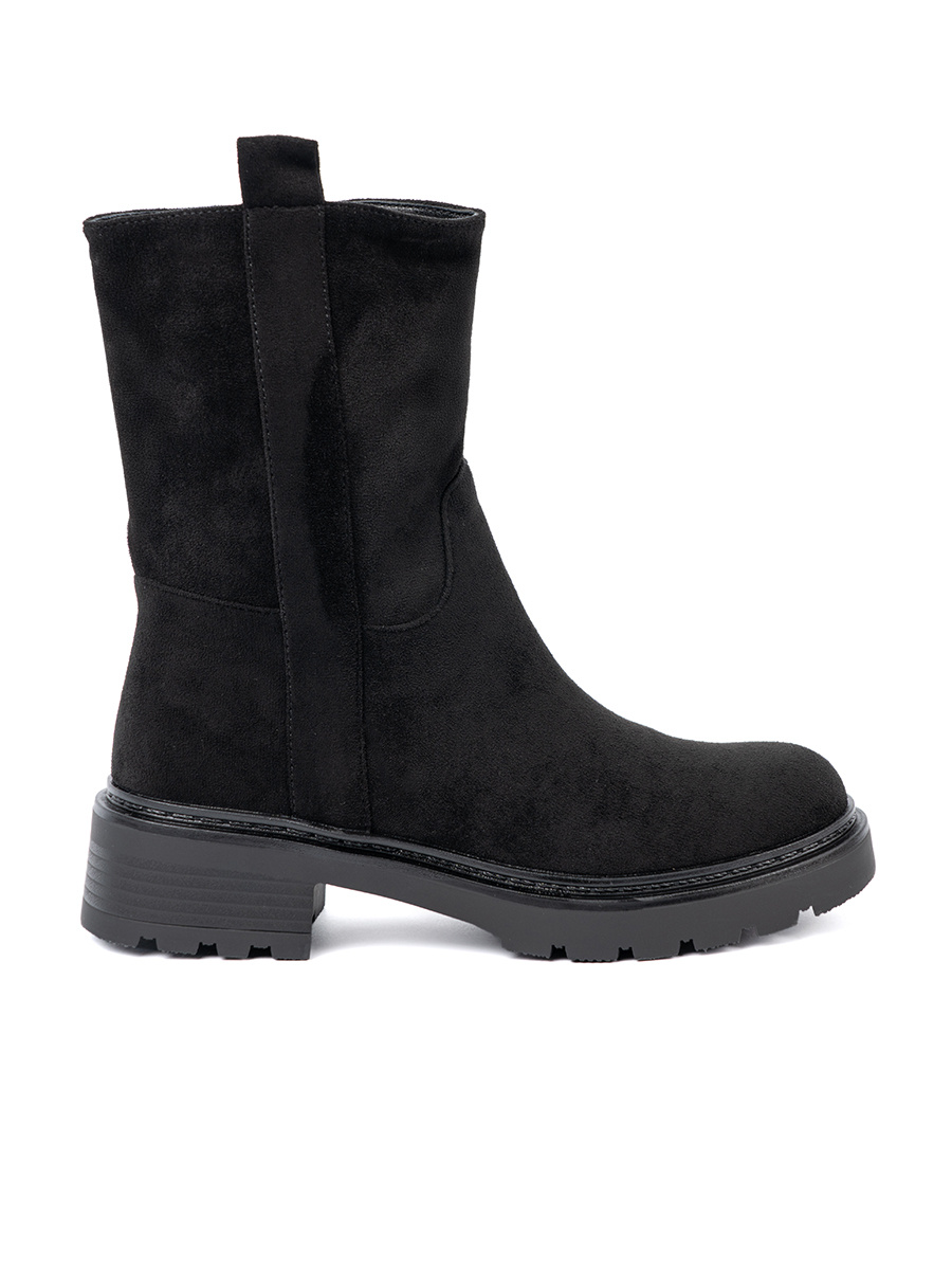 Shelvt Black boots with a thick sole and an ankle upper