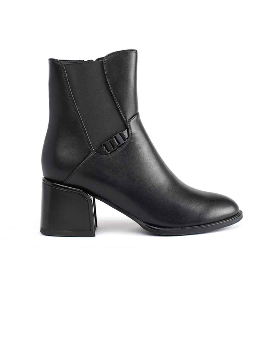 Shelvt Black ankle boots with elastic insert