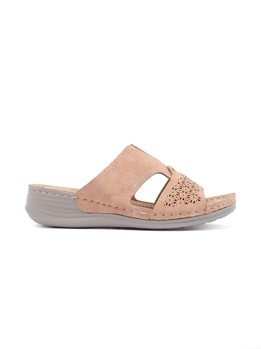 Shelvt Flip-flops on a low wedge powder pink