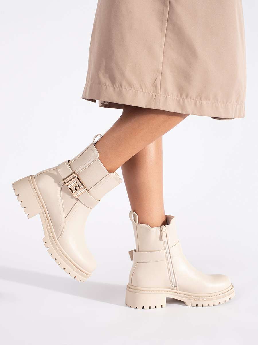 SEASTAR Creamy classic ankle boots with a decorative belt