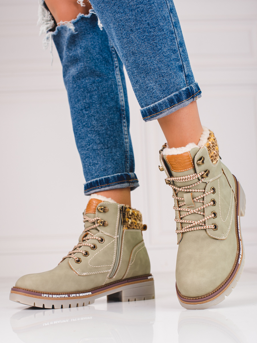 Gray women's trappers Shelvt