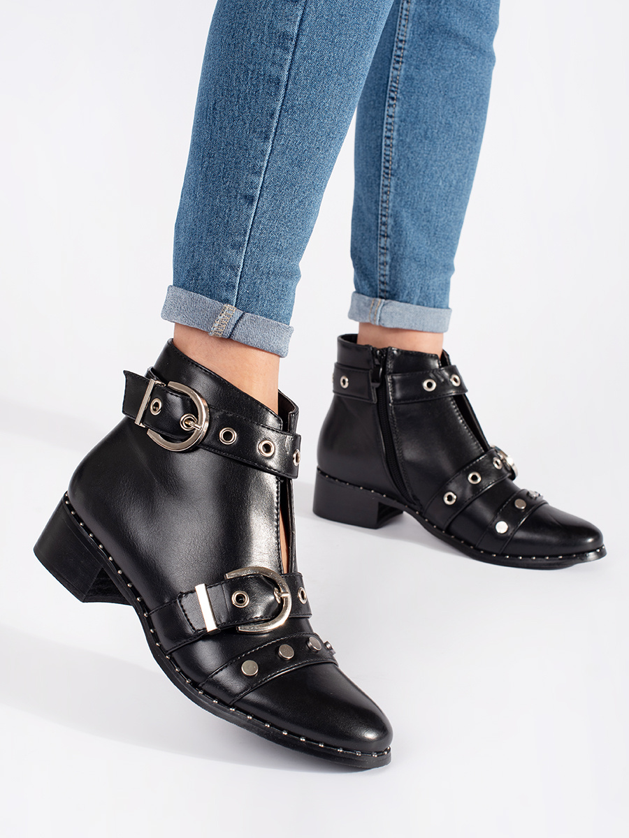 SEASTAR Black ankle boots with cut-outs and decorations