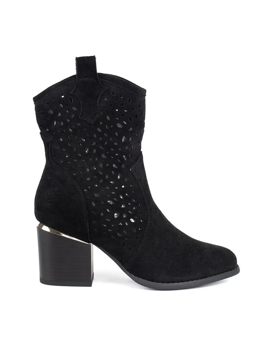 SEASTAR Openwork cowboy boots black on a heel