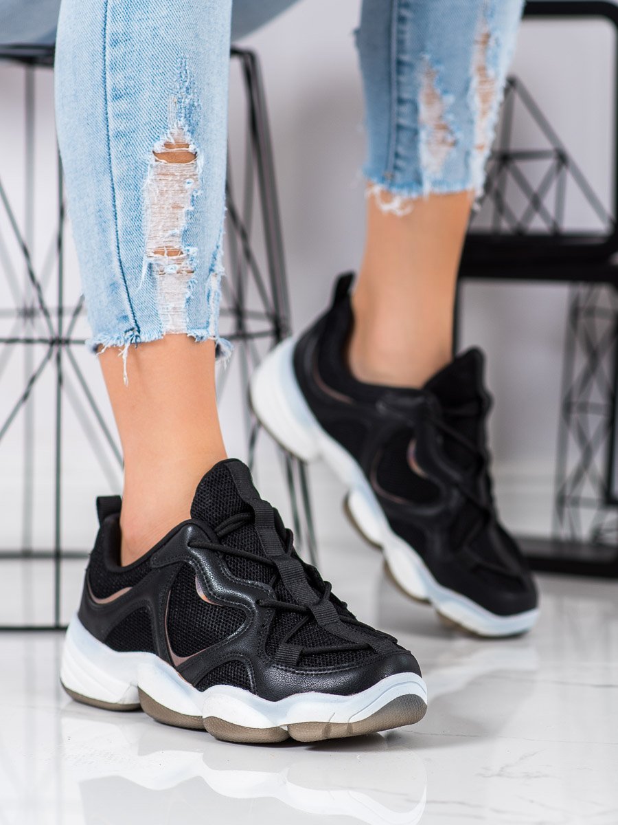 KYLIE ADIDAȘI NEGRI STILAȚI