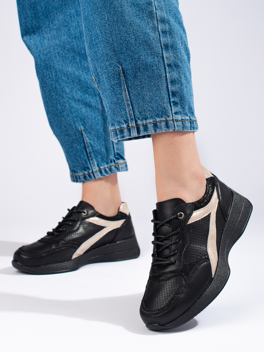 Leather black sneakers on the Shelvt platform