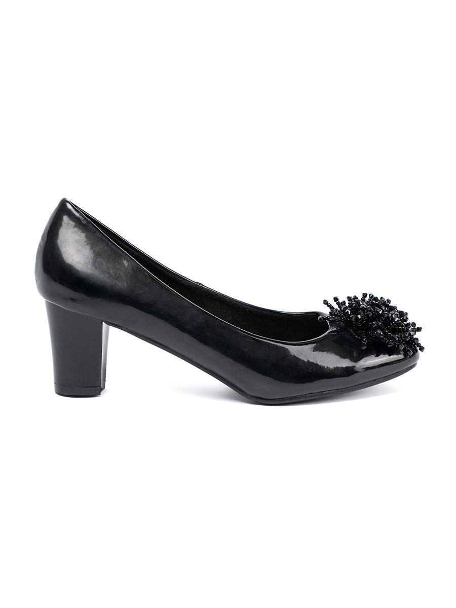 GOODIN Lacquered pumps with a striking decoration