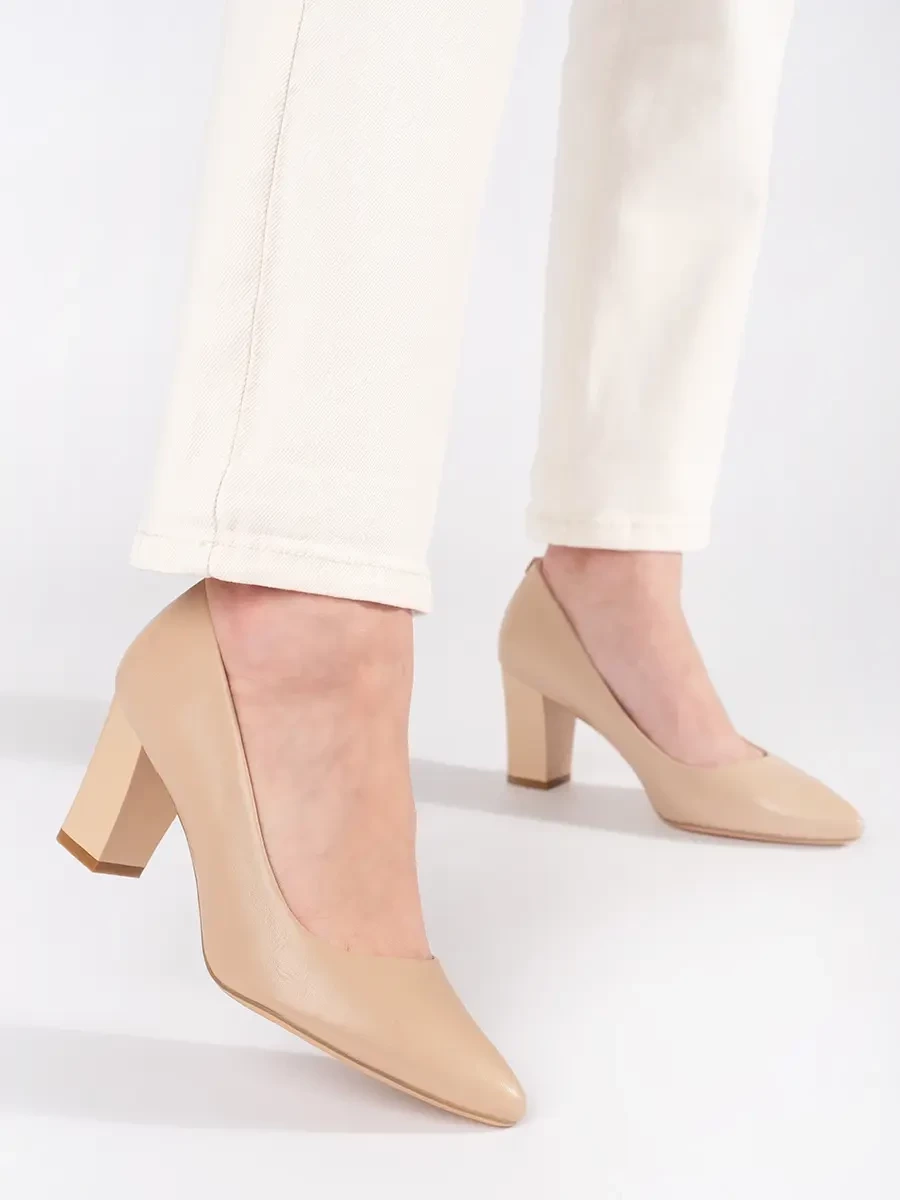 Beige Sergio Leone pumps