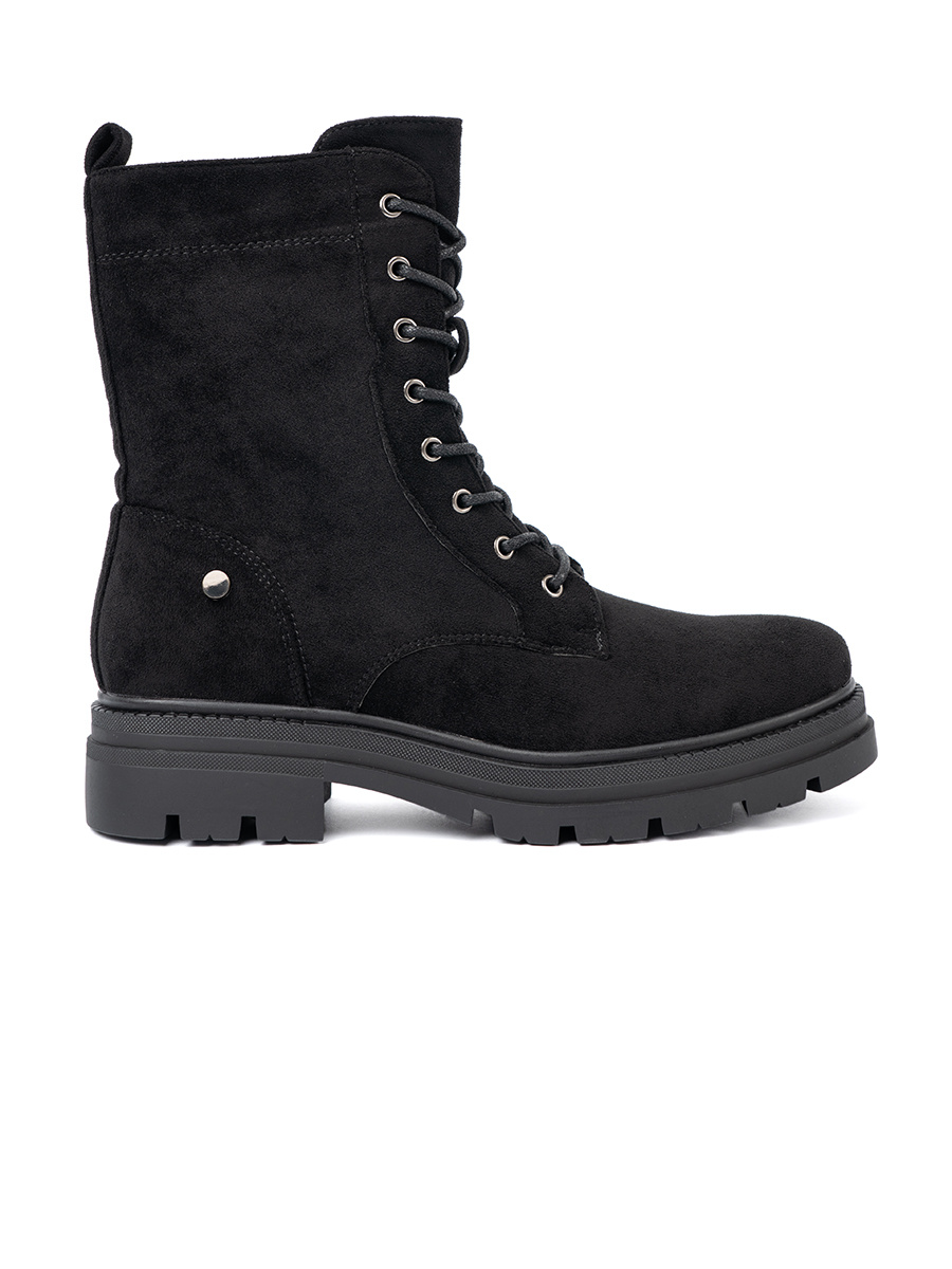 Shelvt Black lace-up workers on a massive sole