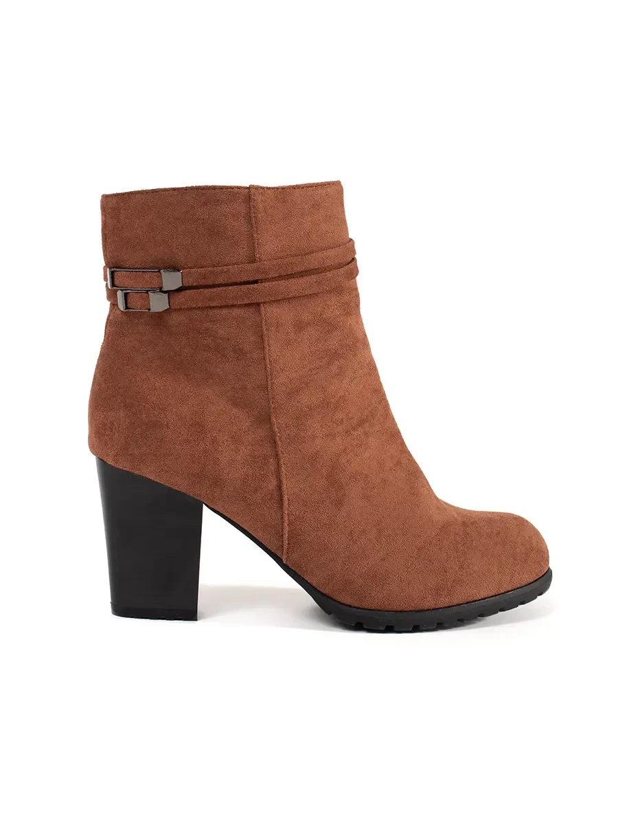 GOODIN Brown suede ankle boots on a heel