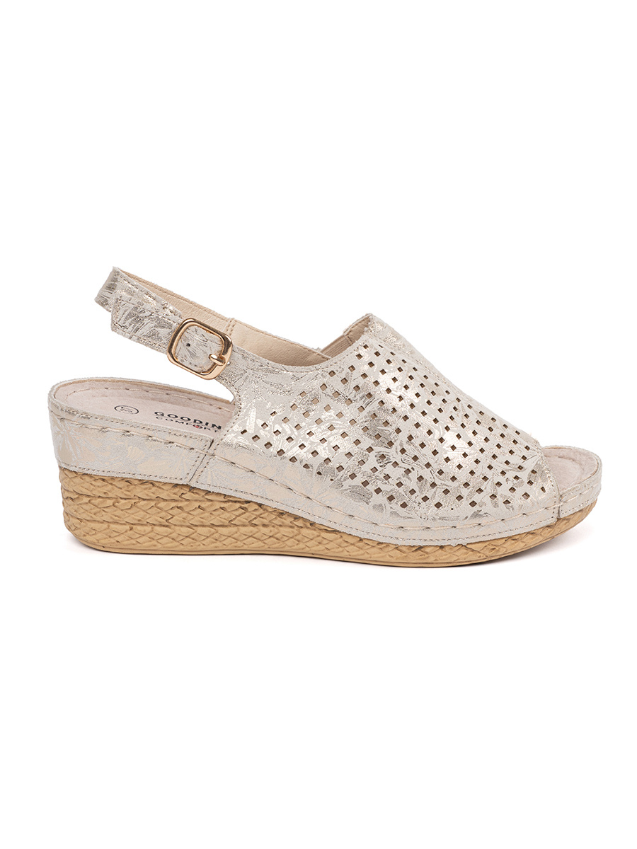 GOODIN Beige wedge sandals