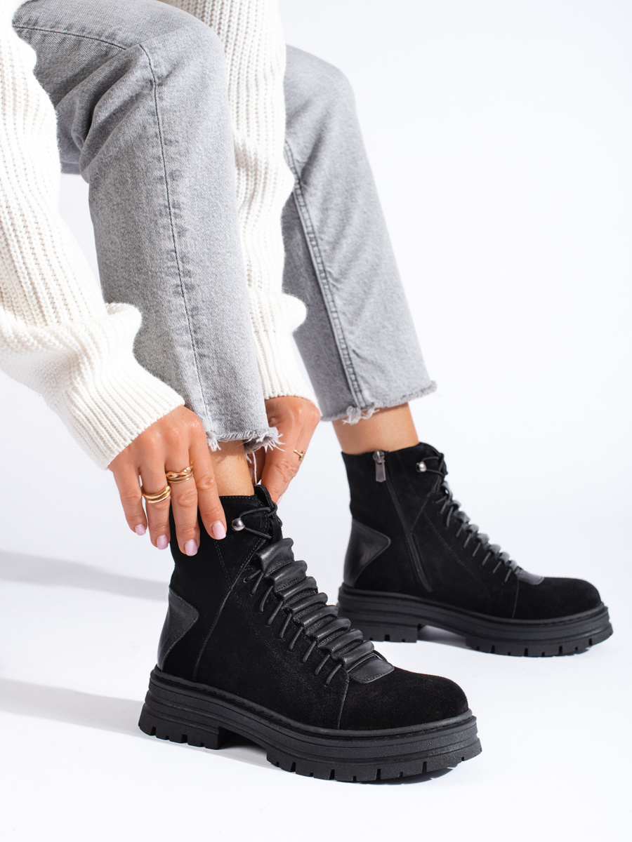 Black shelovet natural leather trappers