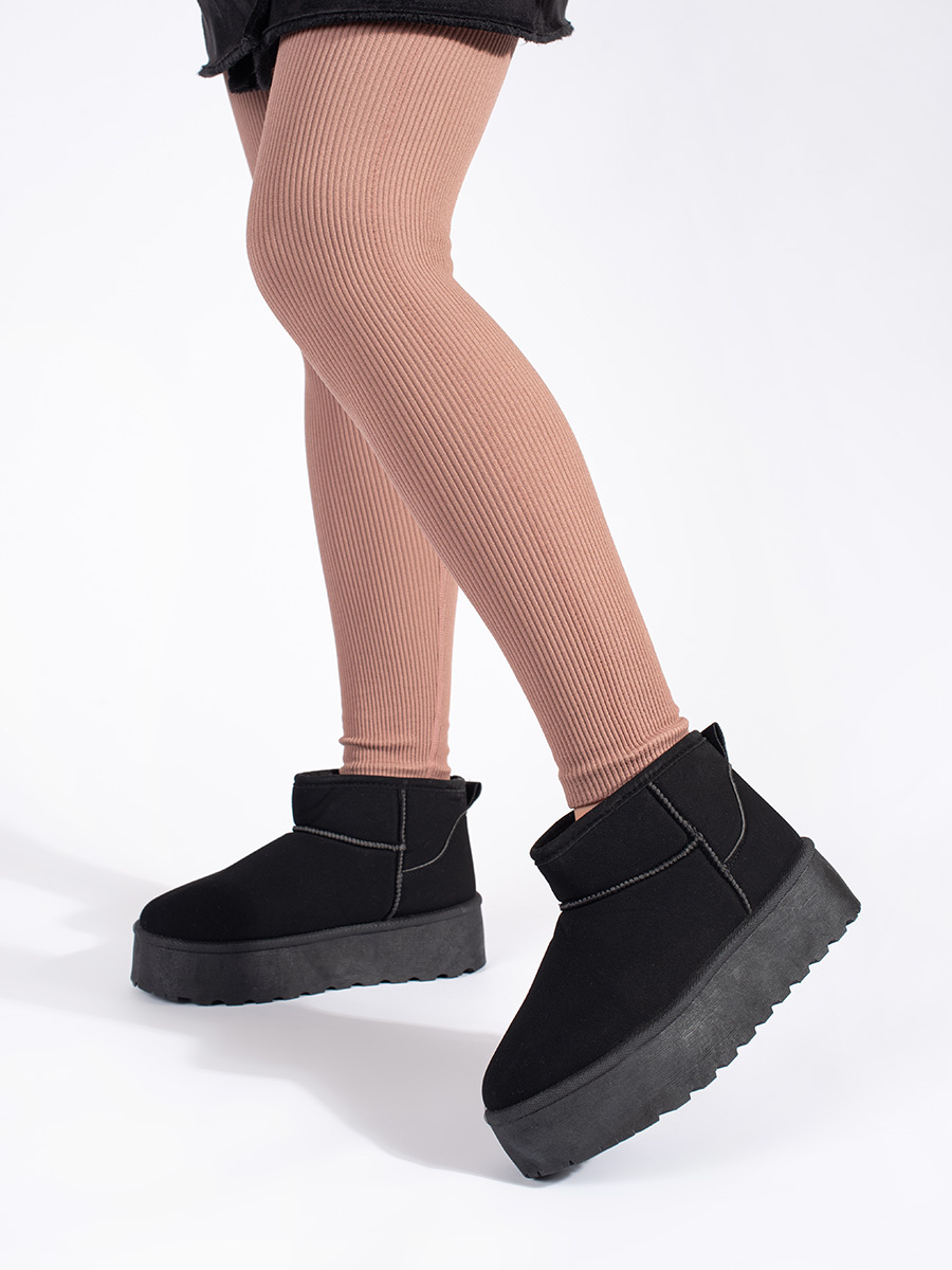 SEASTAR Black insulated womens snow boots on a platform