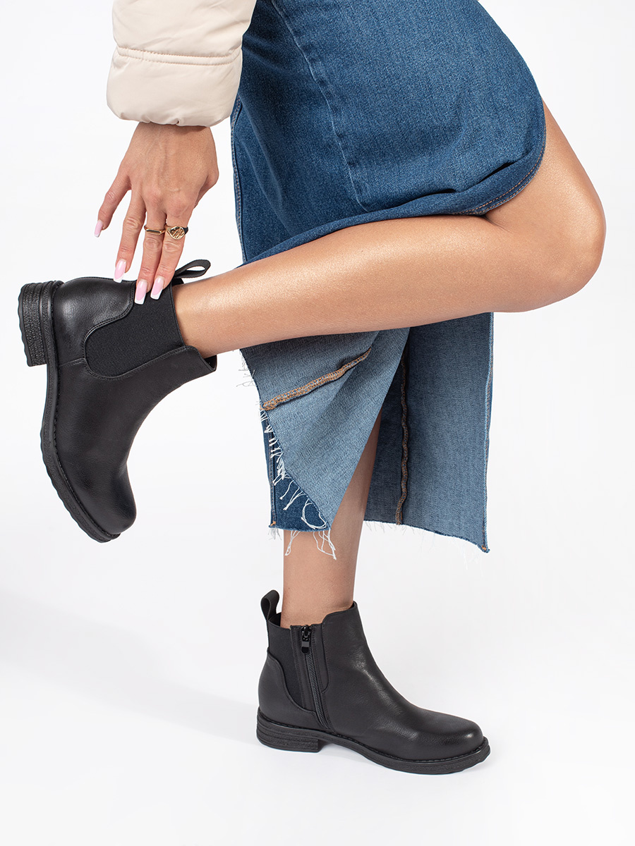 Shelvt Womens black flat Chelsea boots