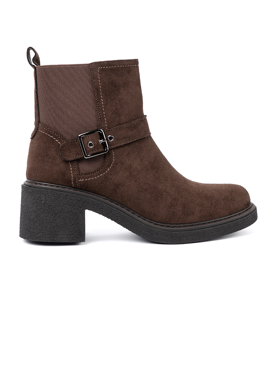 Shelvt Stylish brown ankle boots with a stable heel