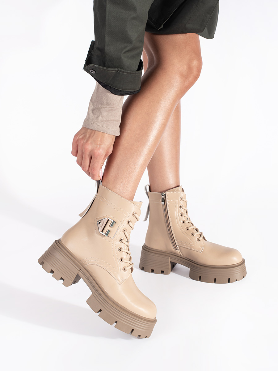 Shelvt Beige leather boots with a thick sole