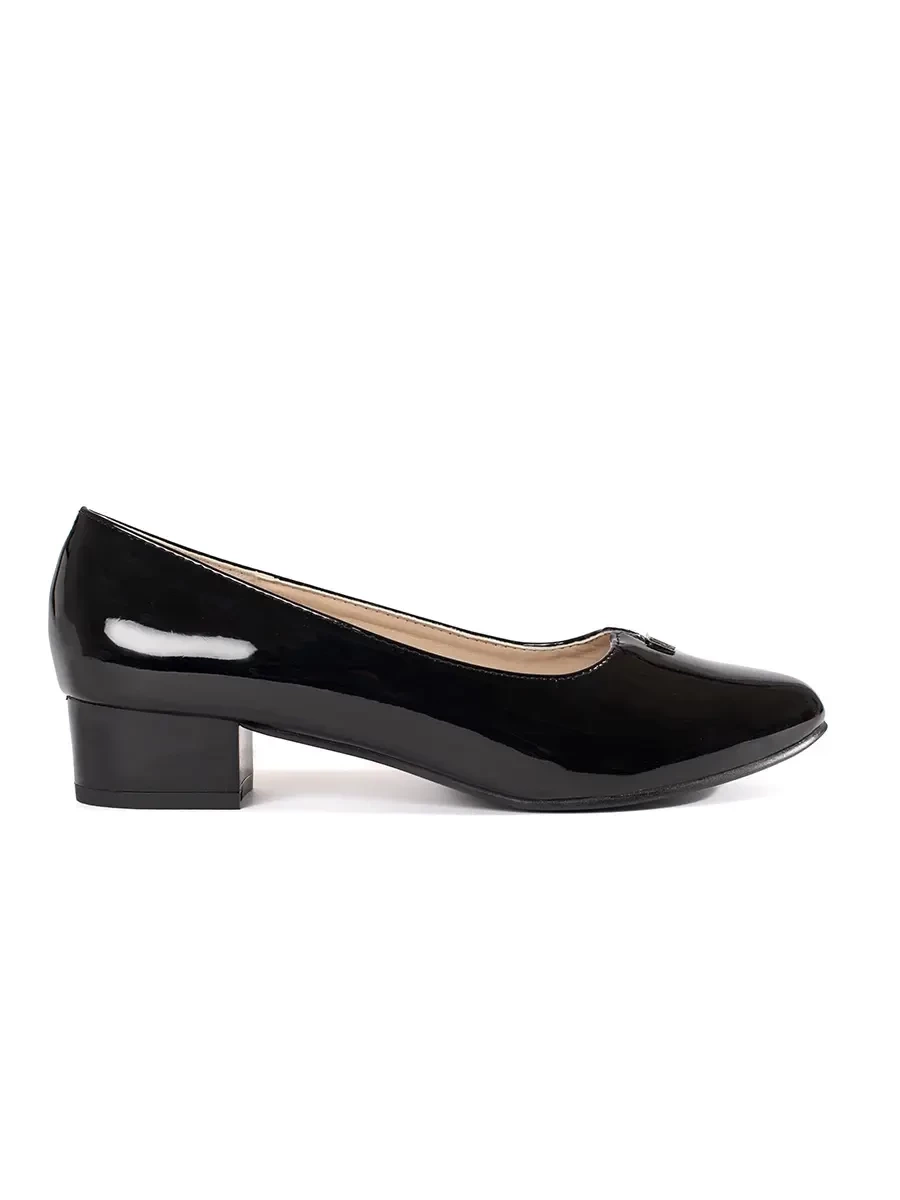 GOODIN Lacquered pumps with low heels black