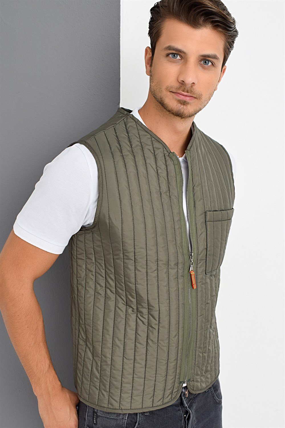 Y8611 DEWBERRY MEN&#039;S VEST-KHAKI
