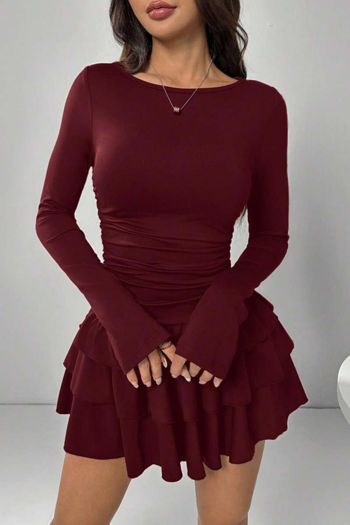 Многопластова мини рокля с цвят на едри боровинки