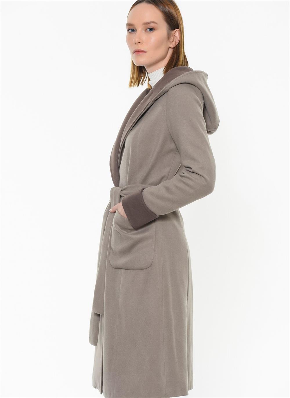 Z6422 DEWBERRY WOMEN'S COAT-PLAIN BEIGE