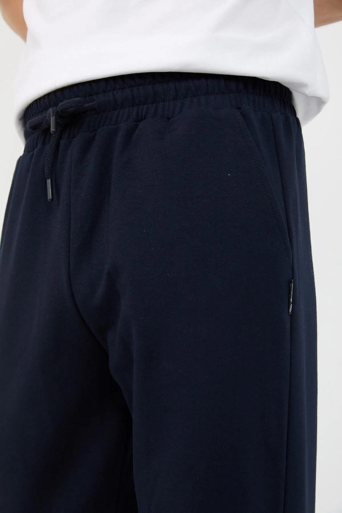 82904 Dewberry Straight Leg Relaxed Cut Mens Sweatpant-NAVY