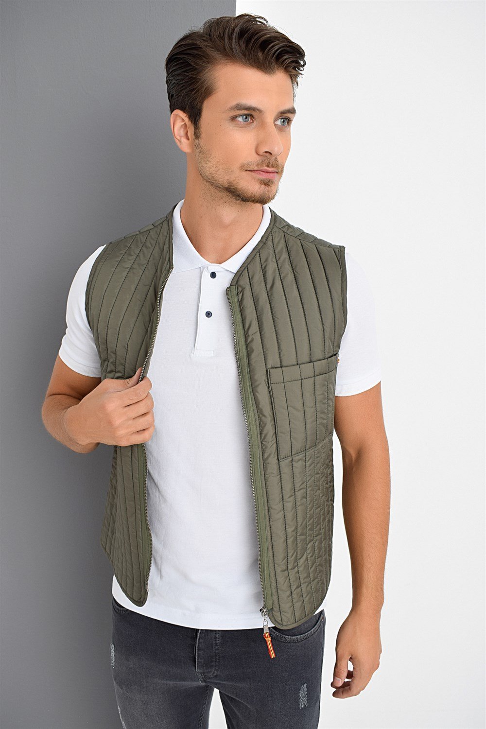 Y8611 DEWBERRY MEN&#039;S VEST-KHAKI