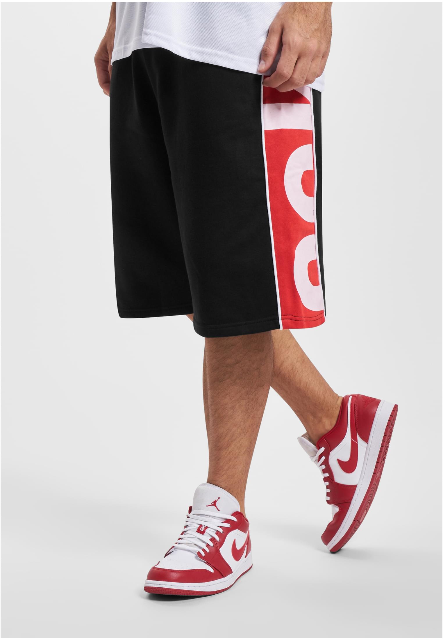 Společnost Ecko Unltd. Shorts MODERN black