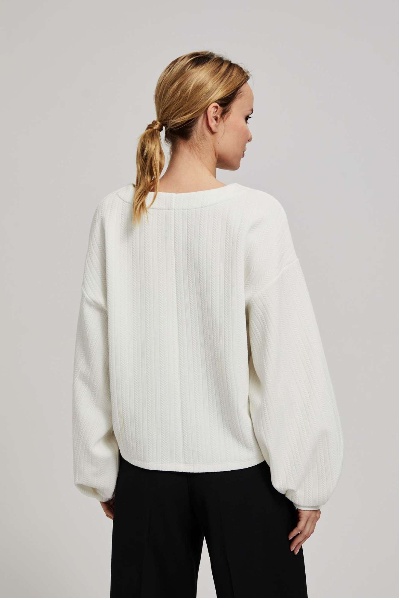 Sweatshirt with fluffy sleeves