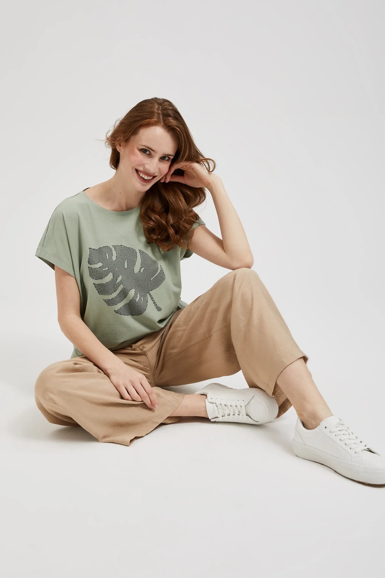 Women's T-shirt with MOODO print - olive