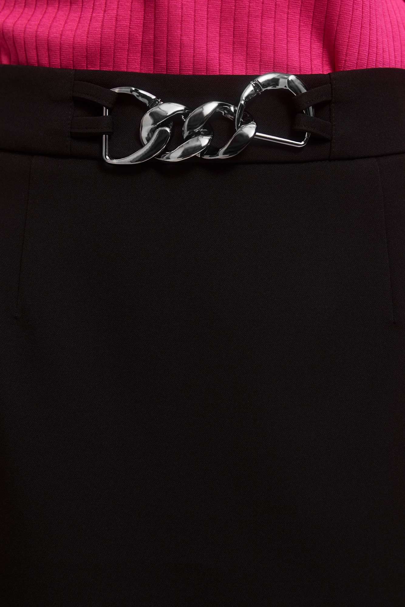 Skirt with decorative belt