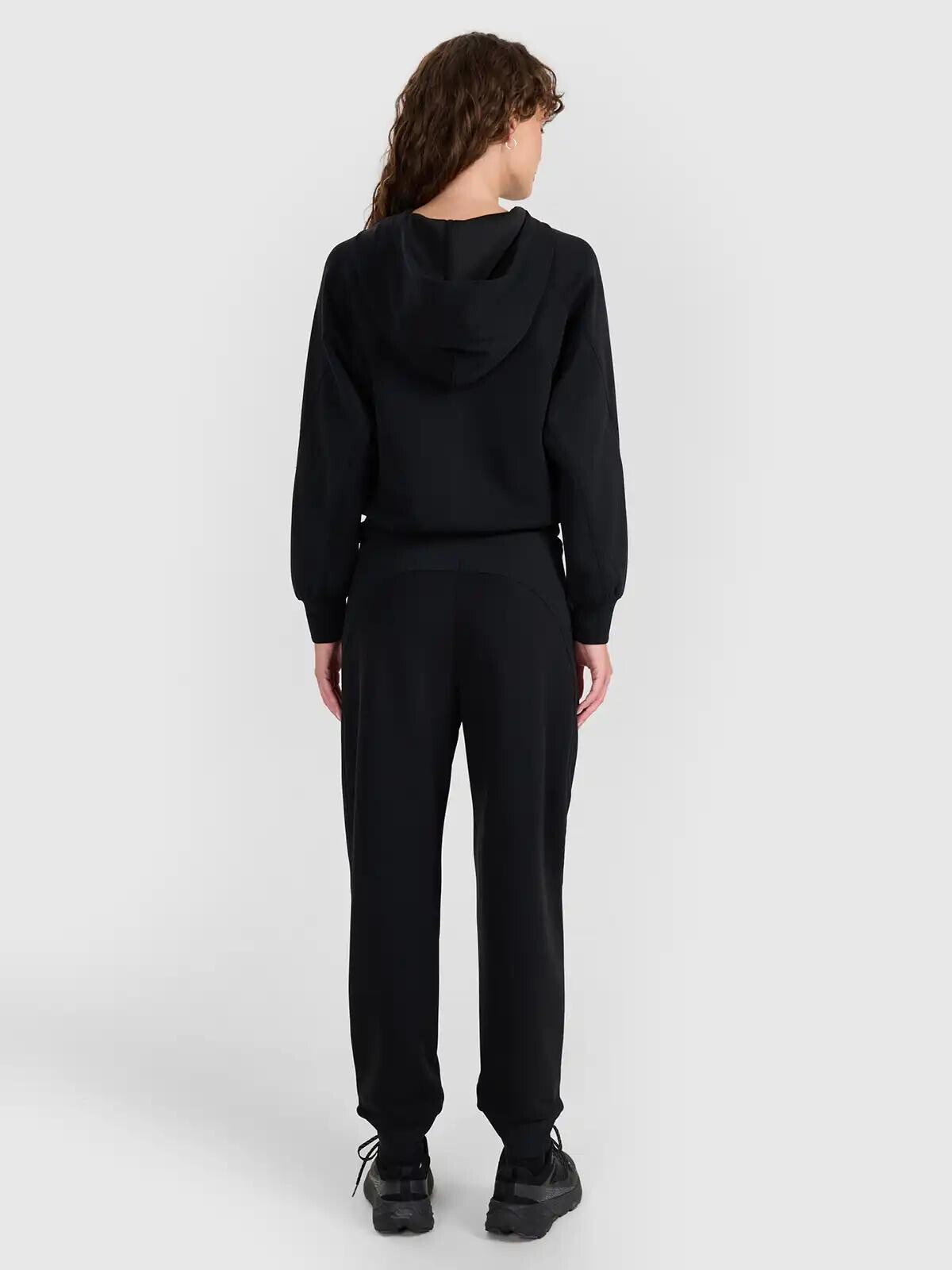 Pantaloni de trening pentru femei 4F