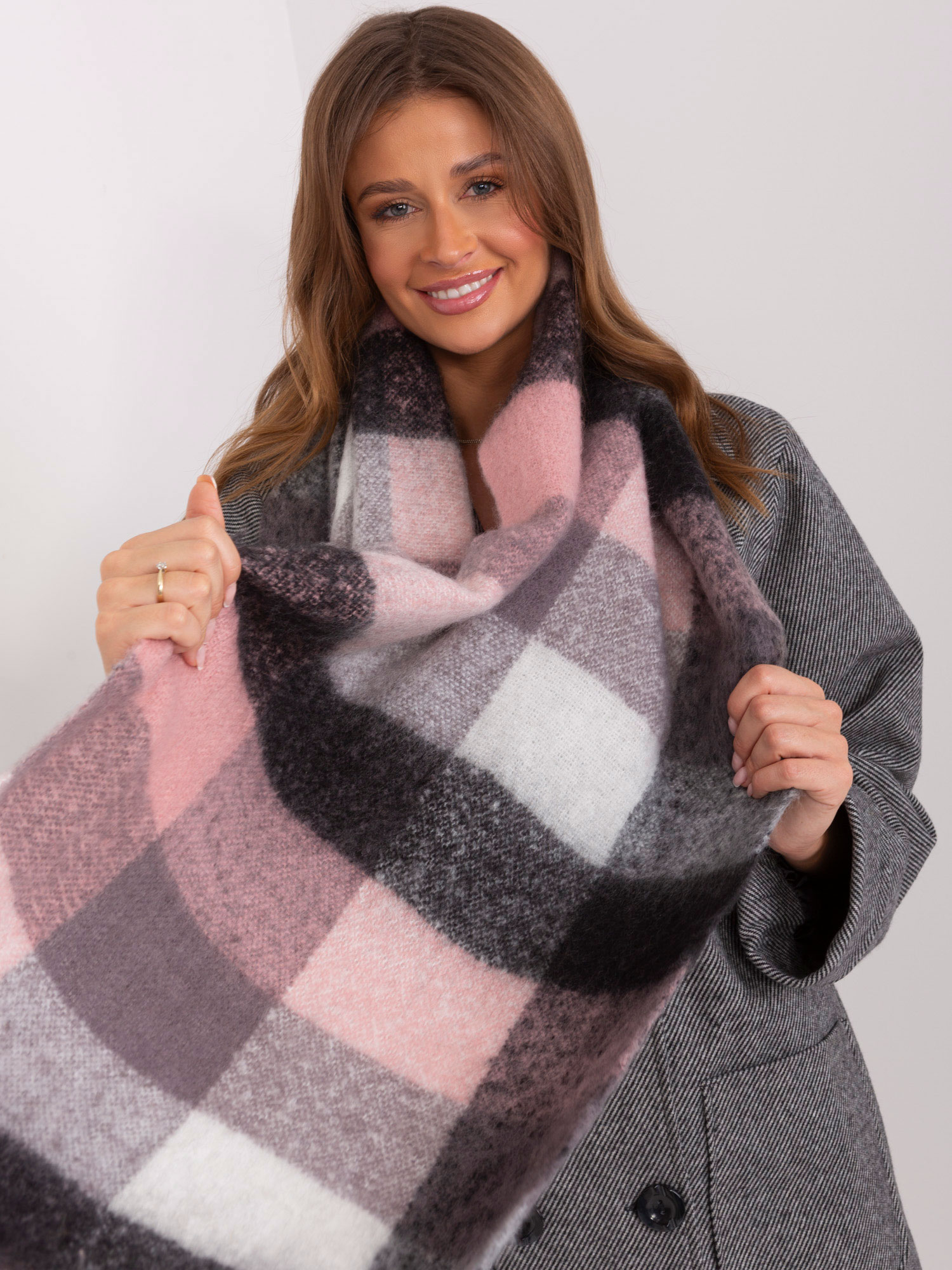 Pink and gray women's scarf with fringe