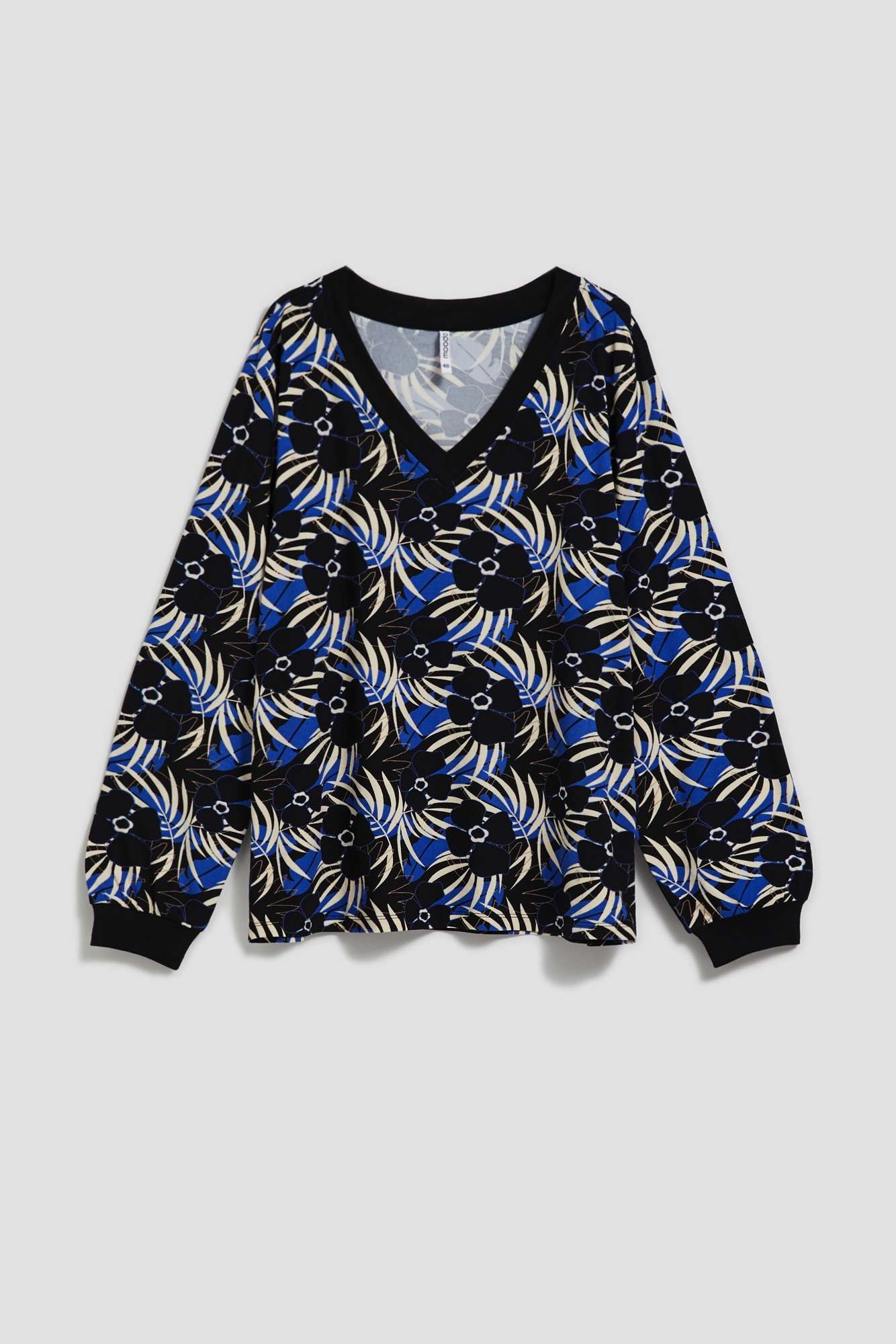 Patterned blouse with V-neck