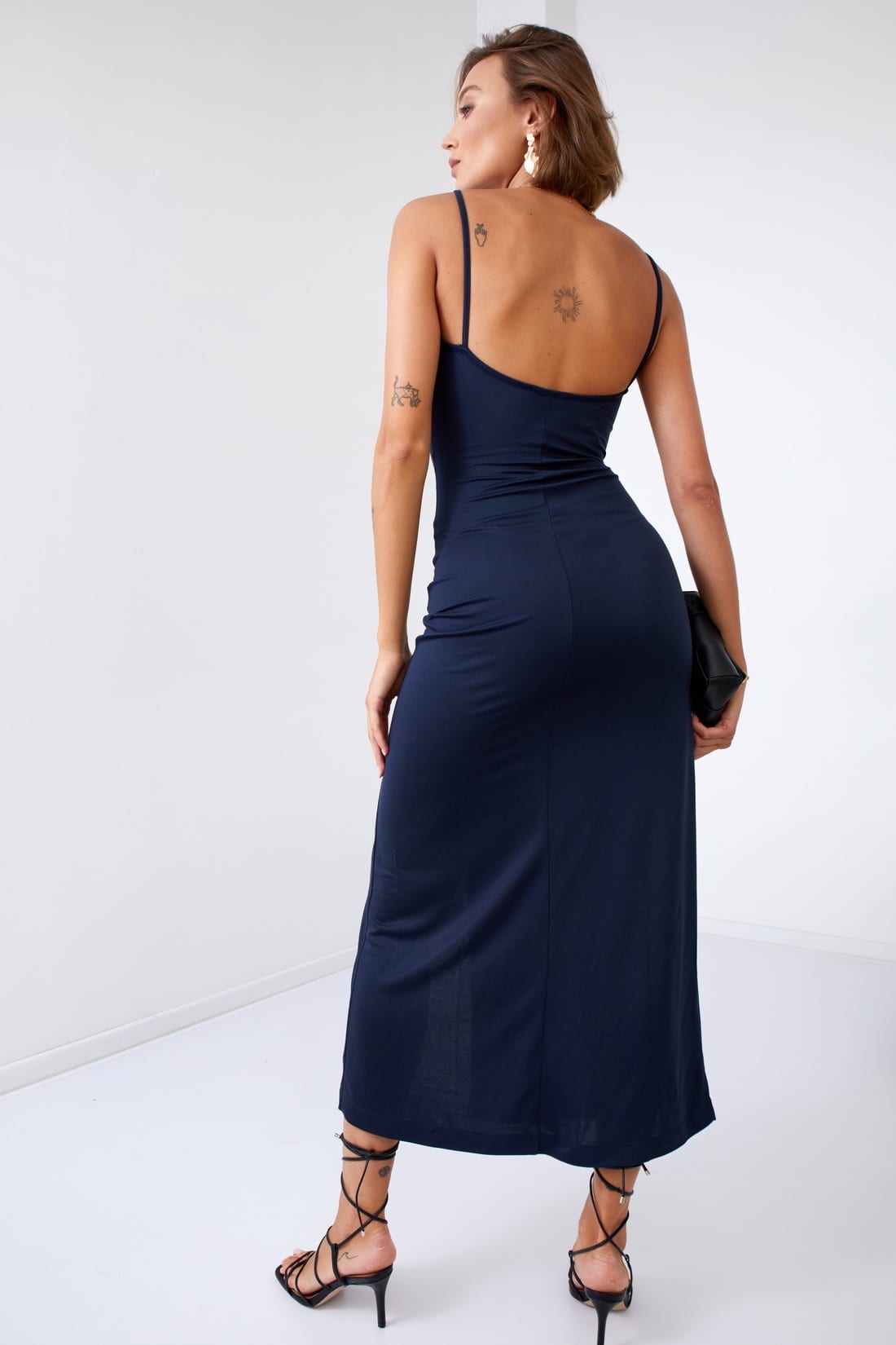 Rochie maxi simplă cu bretele și fluturași albastru închis