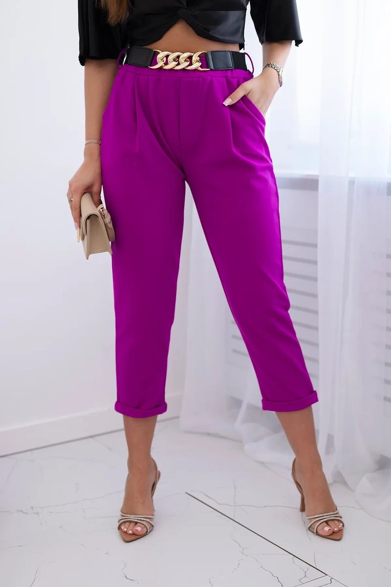 Levně Viskózové kalhoty s ozdobným páskem tmavě fialové barvy