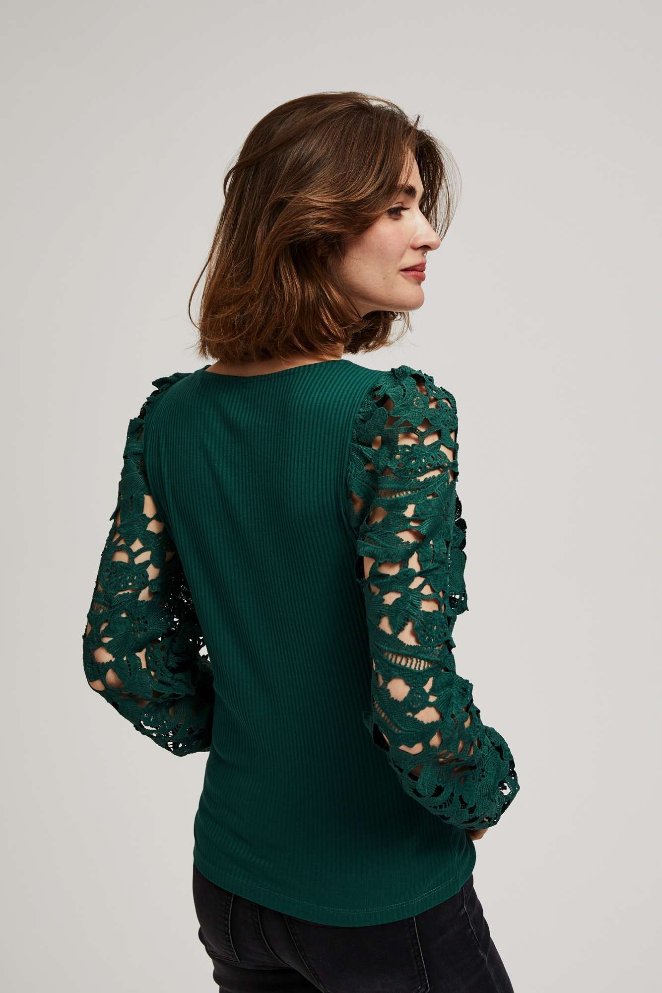 Blouse with lace sleeves